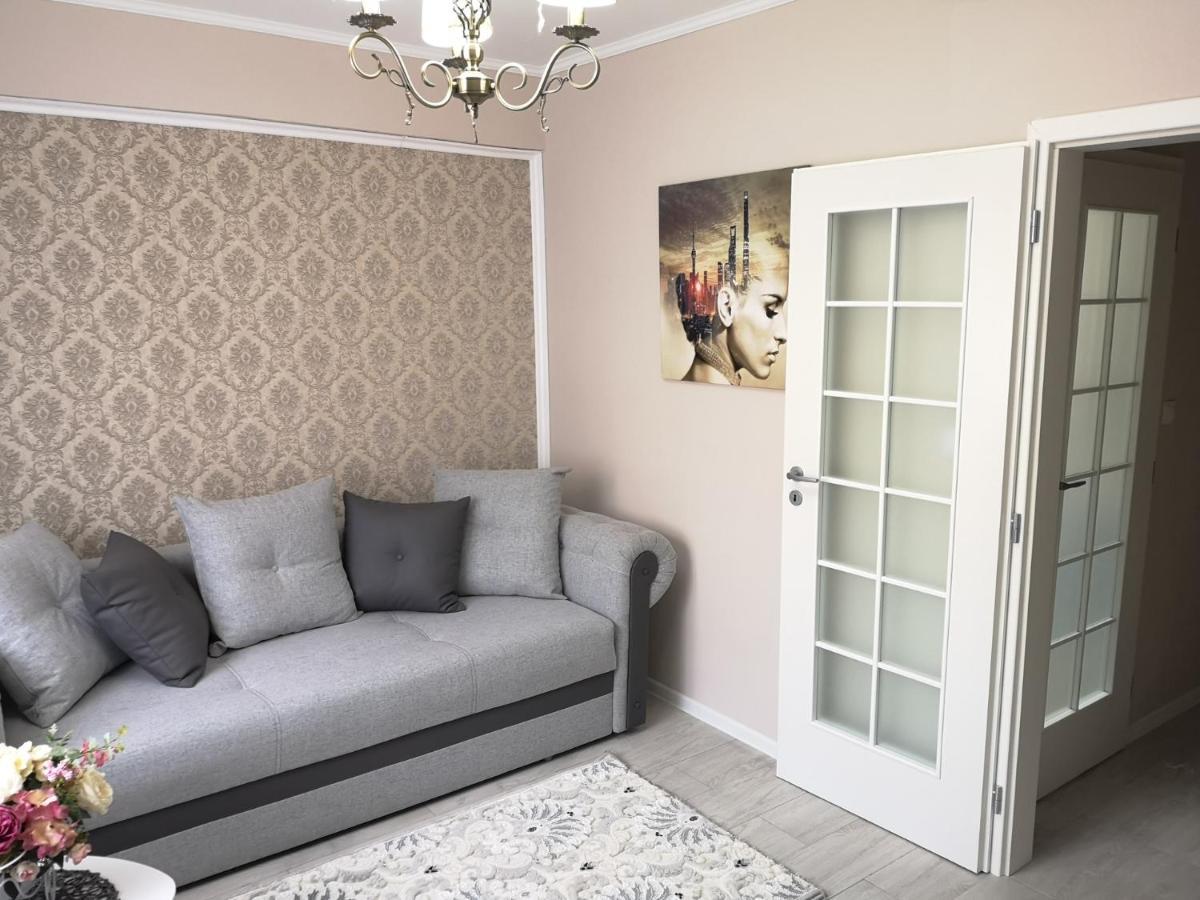 Yns Apartaments Iasi Bagian luar foto
